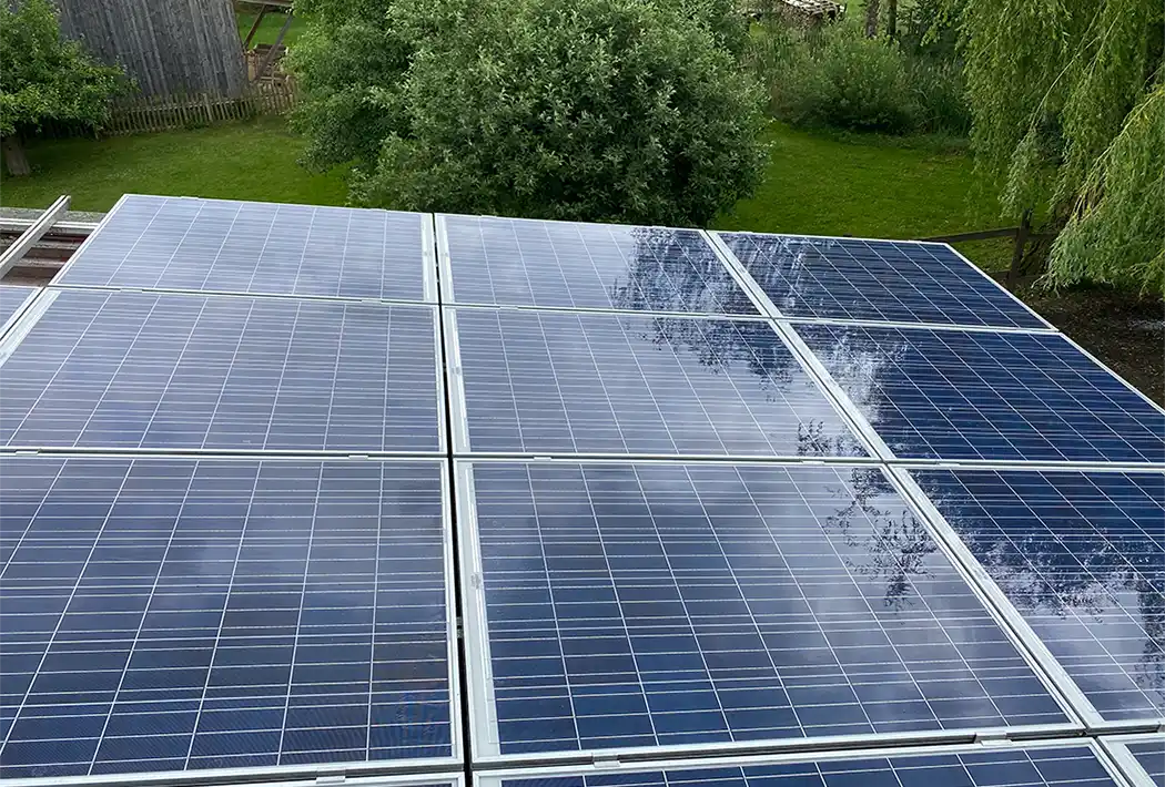 professionelle-pv-reinigung-solaranlage-nachher-01 PV Anlage reinigen lassen in Moosburg nach der Reinigung