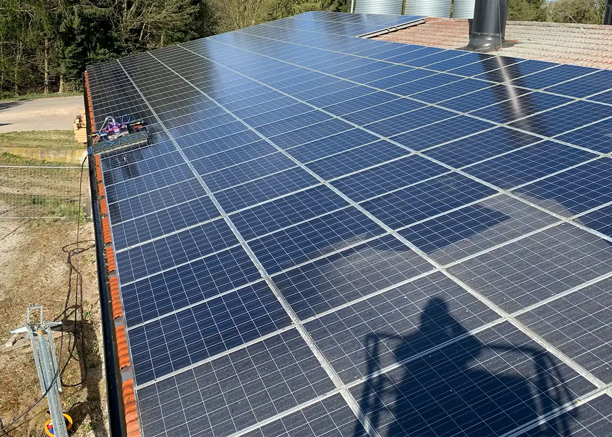 PV Reinigung einer Solaranlage in Landshut durch Kiendl Dienstleistungen