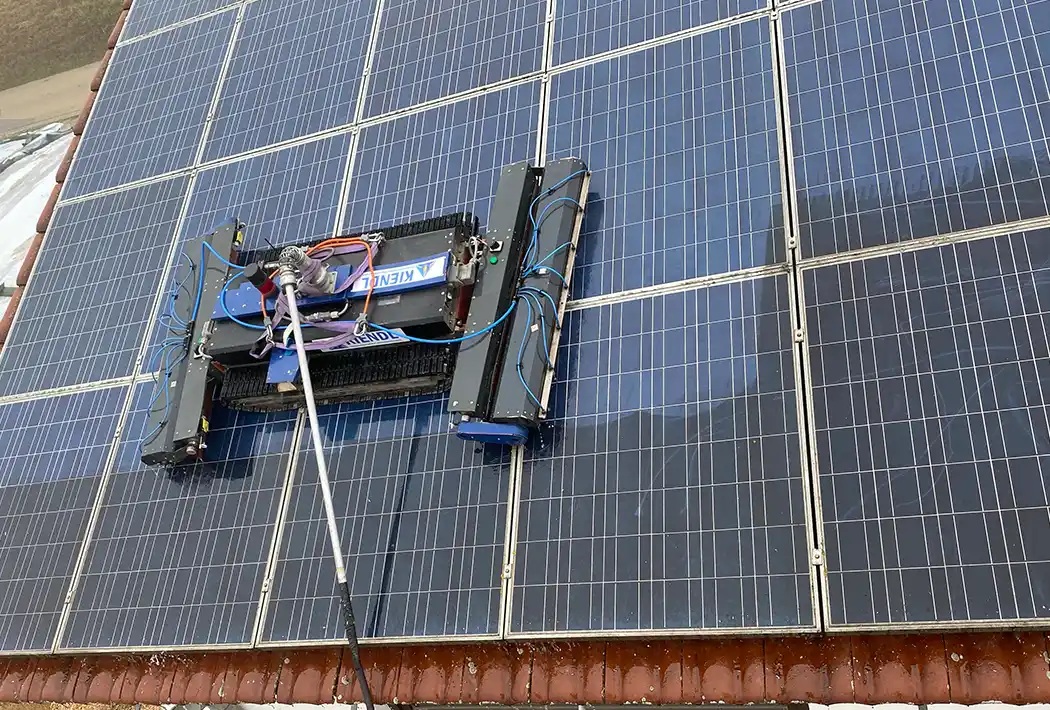 Professionelle Photovoltaik Reinigung für maximale Energieerträge