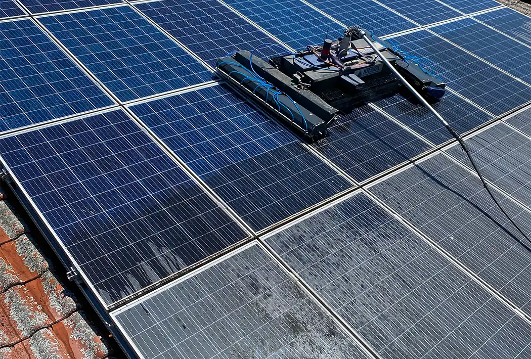 Reinigung von Photovoltaikmodulen für mehr Stromproduktion